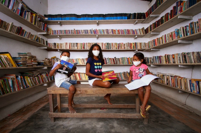 Biblioteca Comunitária Semente Literária